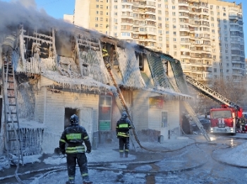 Пожар с тремя погибшими в Москве: заведено дело
