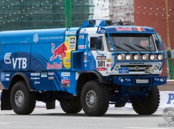 Экипаж Николаева вырвался в лидеры на пятом этапе «Дакара» в зачете грузовиков