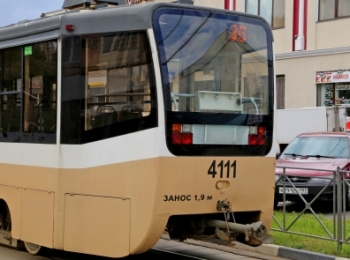Мировой рекорд: Россиянка сдвинула с места трамвай с пассажирами