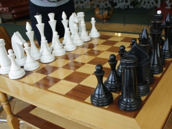 100 клеток: казахстанец изобрел «шахматы будущего»