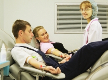 Ученые: Жизнь у доноров крови дольше и красивее
