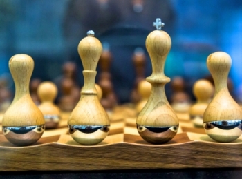 100 клеток: казахстанец изобрел «шахматы будущего»