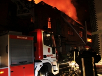 Пожар в ТЦ в Орле: в здании остался охранник