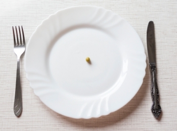Ученые: Умеренное голодание продлит жизнь в полтора раза