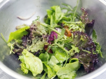 Салат из свежего цикория тормозит развитие слабоумия